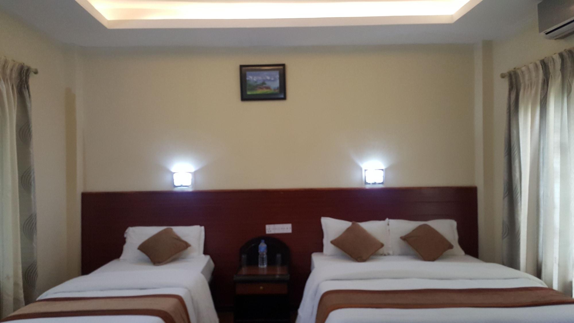 Chitwan Village Resort Sauraha Exterior foto