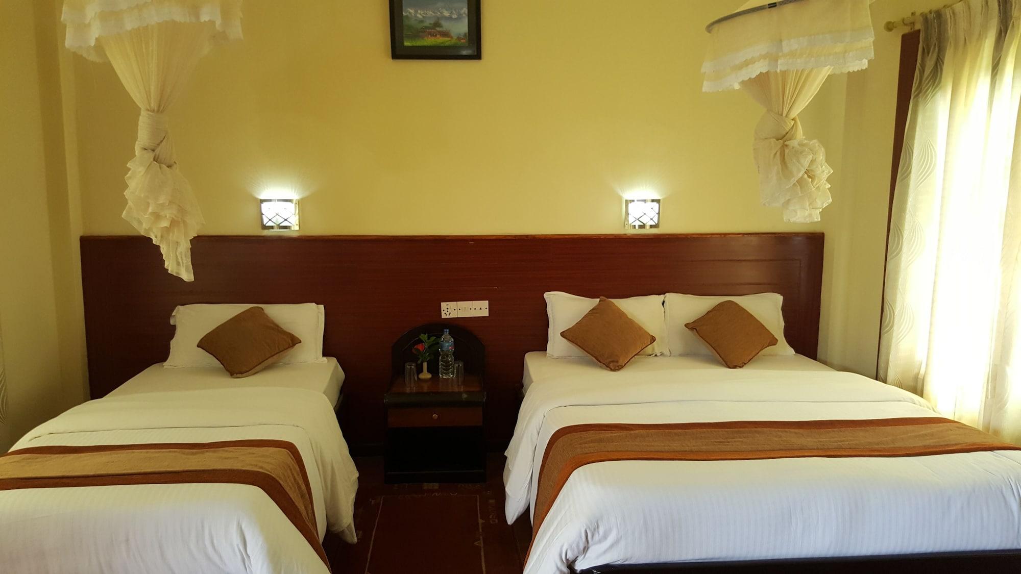 Chitwan Village Resort Sauraha Exterior foto