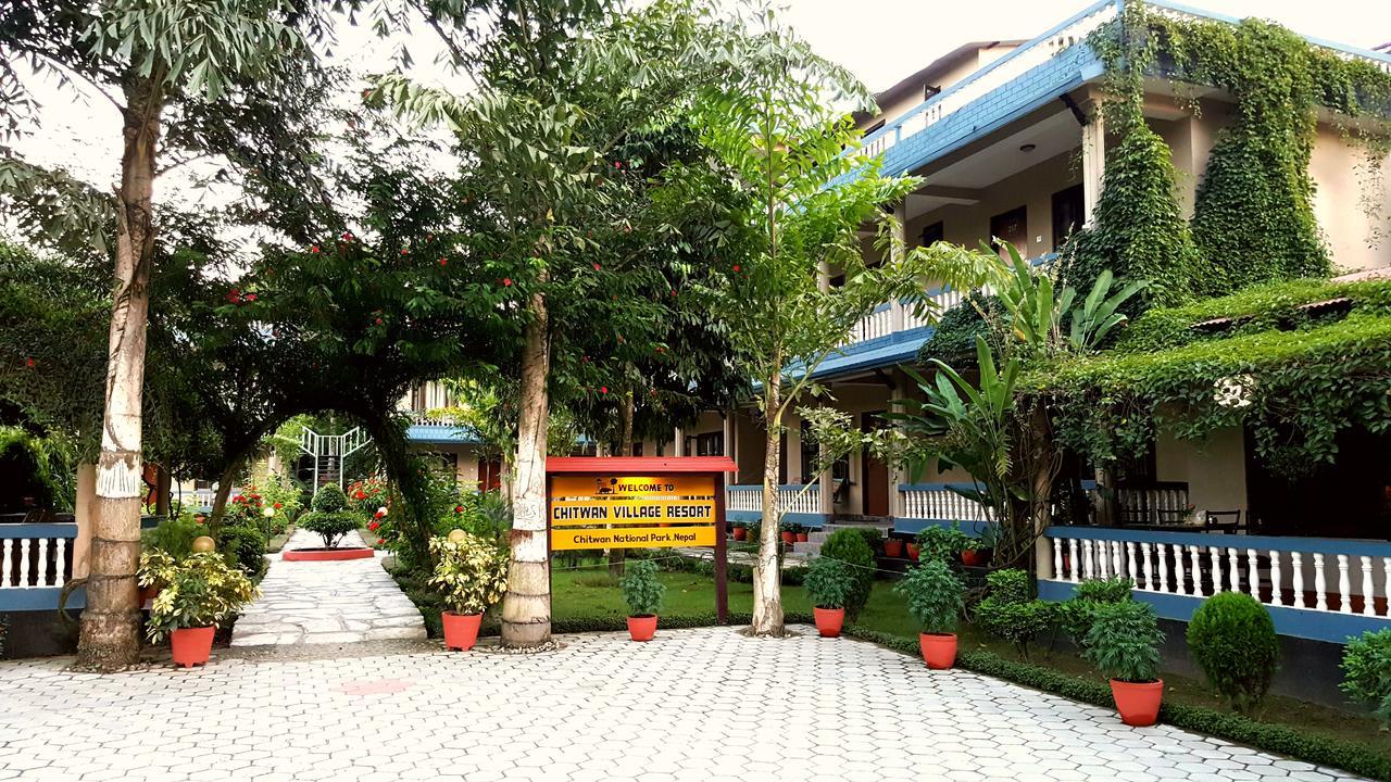Chitwan Village Resort Sauraha Exterior foto