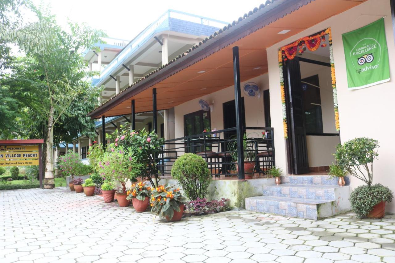 Chitwan Village Resort Sauraha Exterior foto