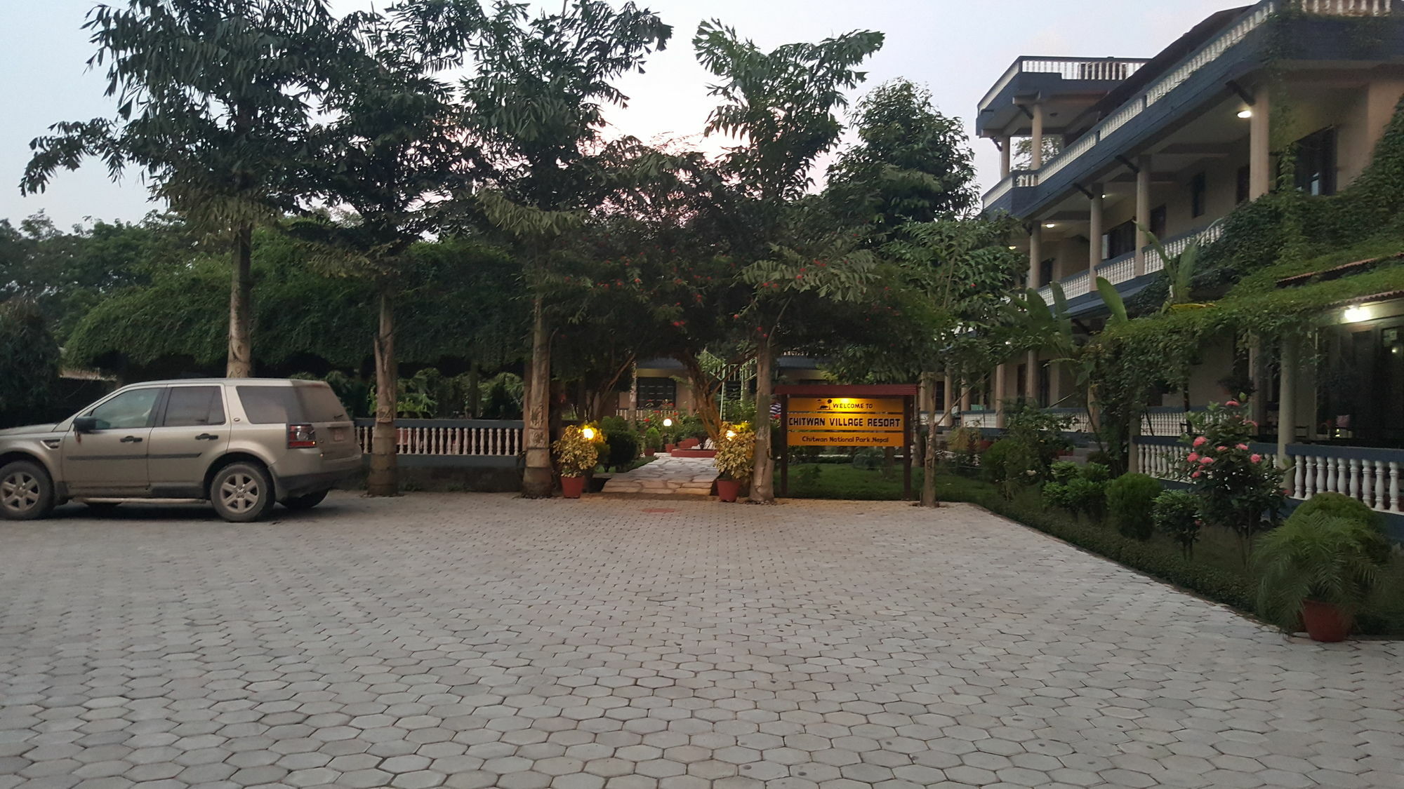 Chitwan Village Resort Sauraha Exterior foto