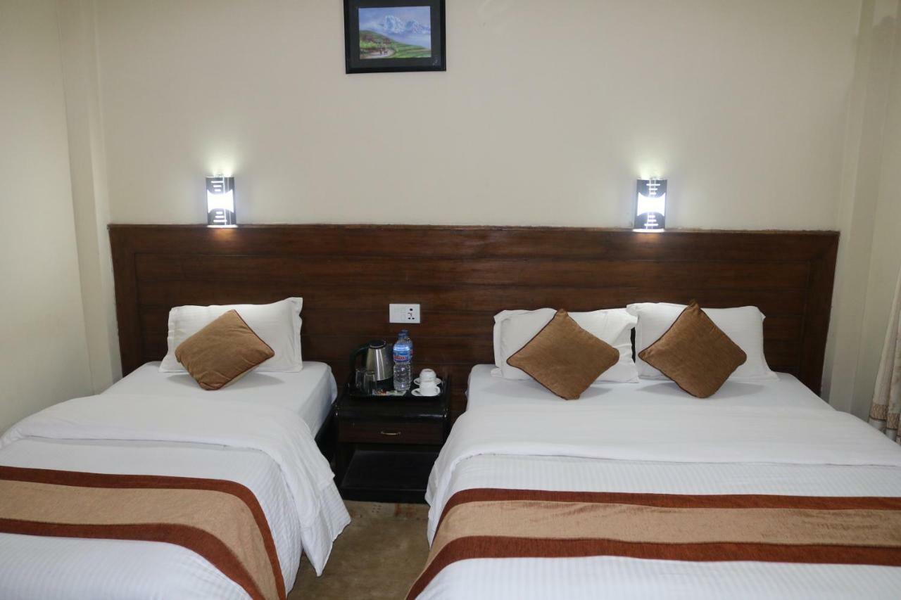Chitwan Village Resort Sauraha Exterior foto